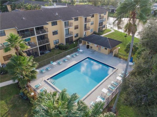 Waters Edge Of Coral Springs, 11477 NW 39th Ct #305-1, Coral Springs, Florida 33065, image 3
