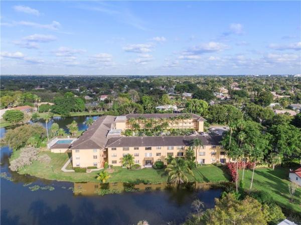 Waters Edge Of Coral Springs, 11477 NW 39th Ct #305-1, Coral Springs, Florida 33065, image 1