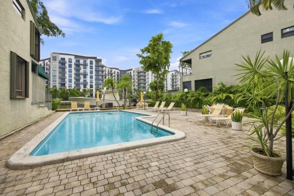 Snug Harbor, 980 NW N River Dr #30, Miami, Florida 33136, image 1