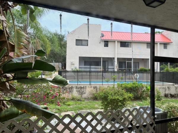 Hidden Oaks Townhouses, 1720 NW 4th Ave, Boca Raton, Florida 33432, image 3