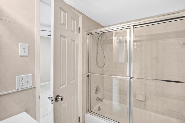 South Sea Islander, 231 E Lantana Rd #204, Lantana, Florida 33462, image 1