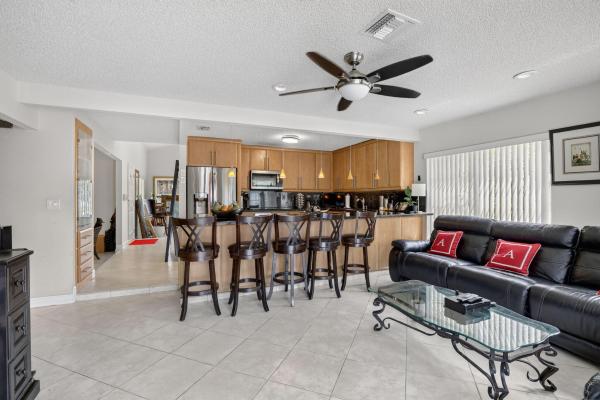 910 NE 205th St, Unincorporated Dade County, Florida 33179, image 1