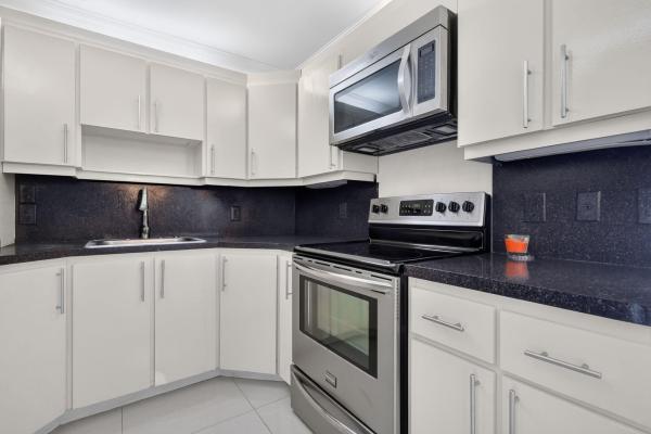 Dorset House, 2500 NE 135th St #C1011, North Miami, Florida 33181, image 1