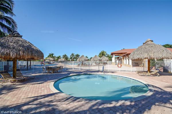Lake Ridge, 4070 Sanderling Ln, Weston, Florida 33331, image 2