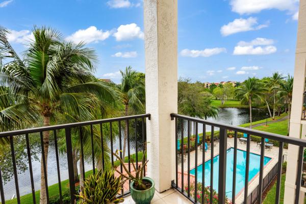 2105 Lavers Cir #403, Delray Beach, Florida 33444, image 2