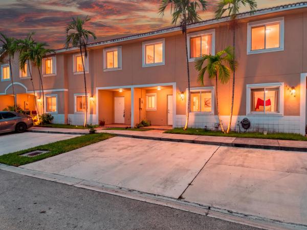 13930 SW 175th Ter, Unincorporated Dade County, Florida 33177, image 1