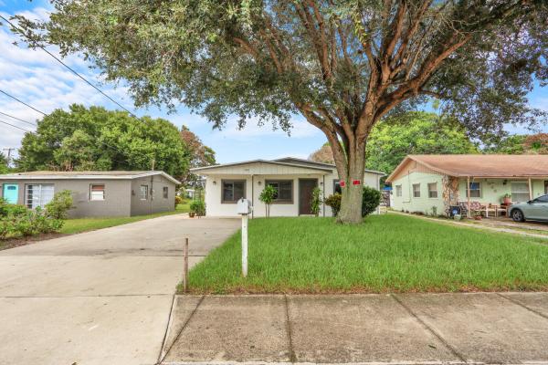 Southern Pines, 2008 Ave, Fort Pierce, Florida 34950, image 2