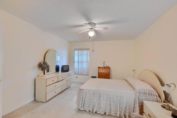 Town Villas At Moon Lake, 9244 Flynn Cir #4, Boca Raton, Florida 33496, image 3