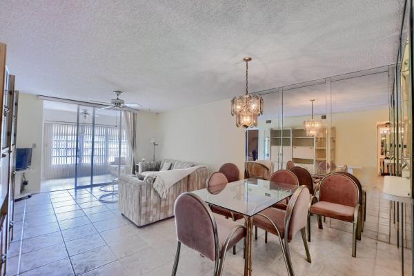 Town Villas At Moon Lake, 9244 Flynn Cir #4, Boca Raton, Florida 33496, image 1