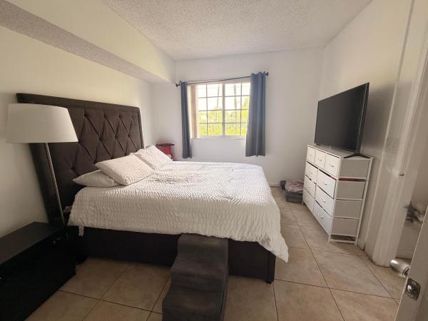 3271 Sabal Palm Mnr #106, Davie, Florida 33024, image 2