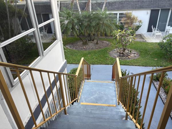 160 Plymouth V, West Palm Beach, Florida 33417, image 3