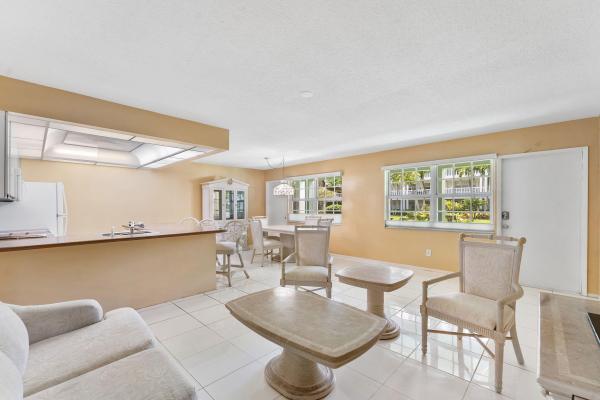 Maybury Mansions, 5208 NE 24th Ter #F-124, Fort Lauderdale, Florida 33308, image 3