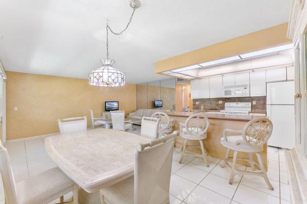 Maybury Mansions, 5208 NE 24th Ter #F-124, Fort Lauderdale, Florida 33308, image 2