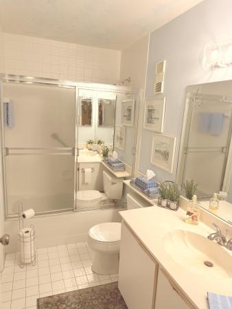 Huntington Pointe, 6241 Pointe Regal Cir #404, Delray Beach, Florida 33484, image 2