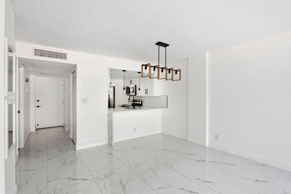 Royal Park, 118 Royal Park Dr #1B, Oakland Park, Florida 33309, image 2