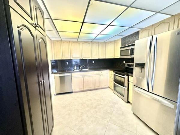 1049 Lincoln C, Boca Raton, Florida 33434, image 3