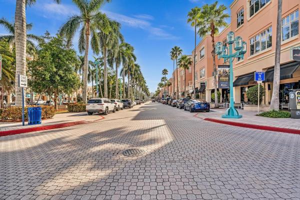 Royal Oaks Hills, 749 SW 2nd St, Boca Raton, Florida 33486, image 2