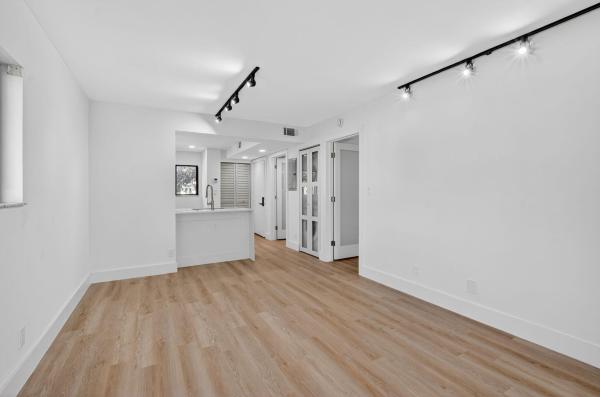 100 W Hidden Valley Blvd #407, Boca Raton, Florida 33487, image 2