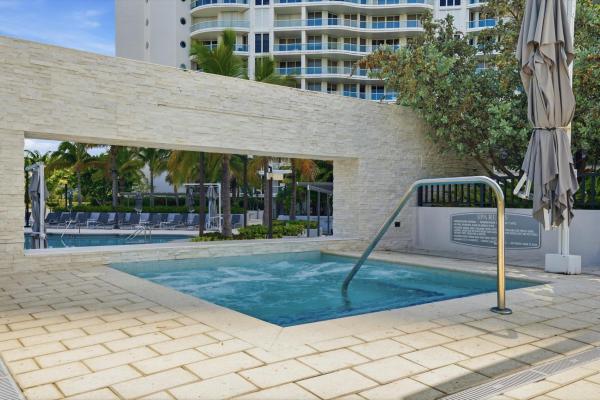7000 Island Boulevard, 7000 W Island Blvd #907, Aventura, Florida 33160, image 3