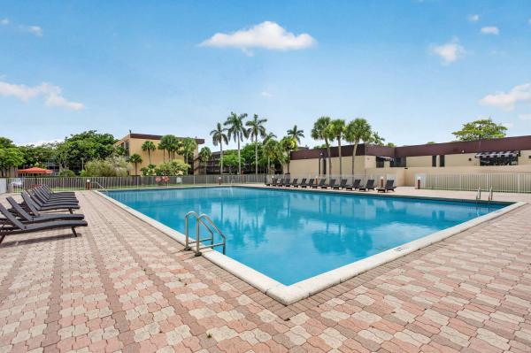 Cypress Chase North, 3301 NW 47th Ter #308, Lauderdale Lakes, Florida 33319, image 3