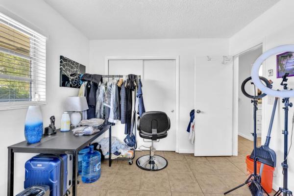 Oakland Park No HOA, 560 NE 35th St, Oakland Park, Florida 33334, image 1