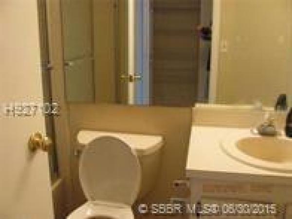 Beacon Place, 2570 NW 89th Dr, Coral Springs, Florida 33065, image 3