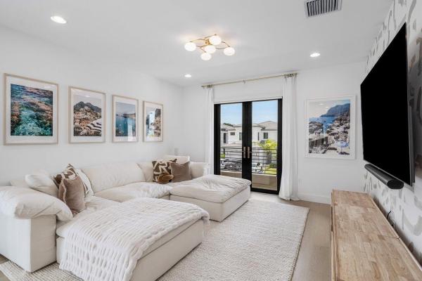 8323 Essex Country Club Dr, Boca Raton, Florida 33434, image 1