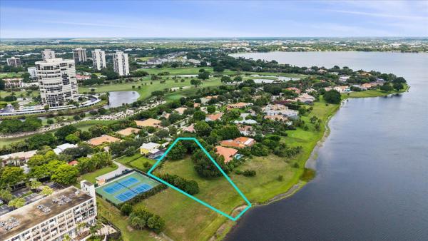 Presidential Estates, 10 Sunningdale Cir, West Palm Beach, Florida 33401, image 2