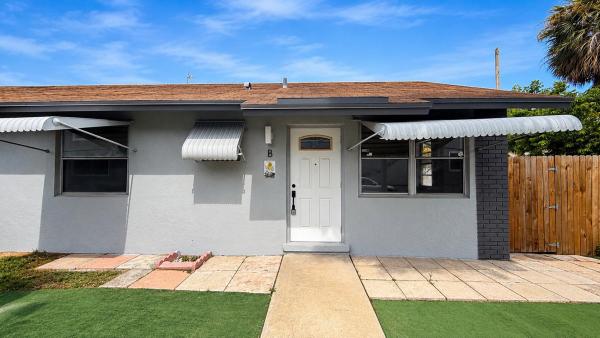 528 E Lakewood Rd #B, West Palm Beach, Florida 33405, image 1