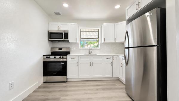 528 E Lakewood Rd #B, West Palm Beach, Florida 33405, image 2