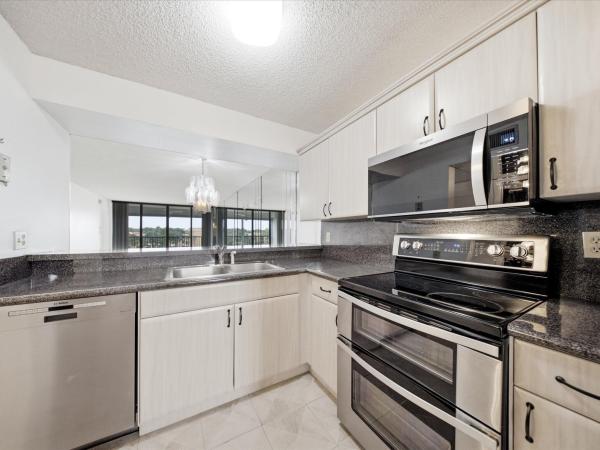 6539 Coral Lake Dr #403, Coconut Creek, Florida 33063, image 3
