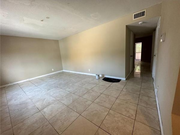 Blueberry Hill, 5614 Blueberry Ct #173, Lauderhill, Florida 33313, image 3
