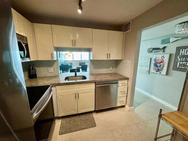 East Point Towers, 1160 N Federal Hwy #315, Fort Lauderdale, Florida 33304, image 1
