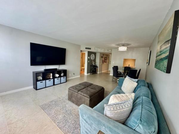 East Point Towers, 1160 N Federal Hwy #315, Fort Lauderdale, Florida 33304, image 3