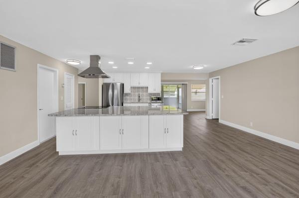 Palm Beach Leisureville, 2081 SW 13th Ter, Boynton Beach, Florida 33426, image 2