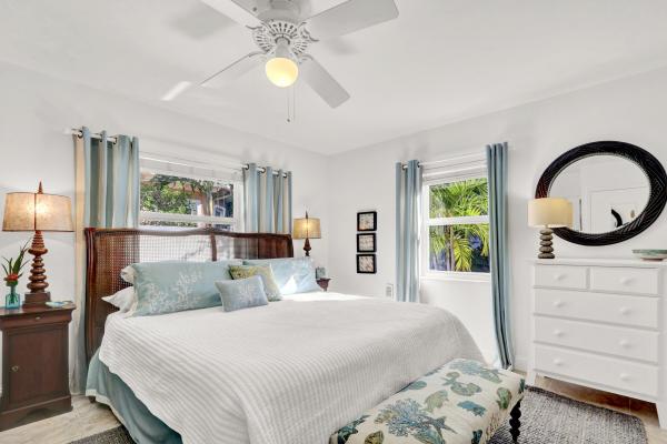 324 Blossom Ln, Palm Beach Shores, Florida 33404, image 2