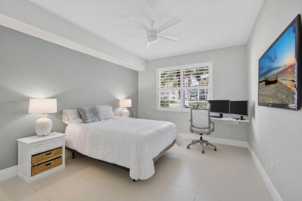 1013 Bay Colony Dr S, Juno Beach, Florida 33408, image 2