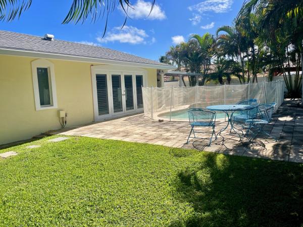 Deerfield Beach Gardens, 503 SE 7th Ave, Deerfield Beach, Florida 33441, image 1