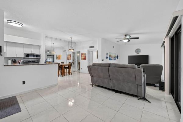 Belfort, 9474 S Belfort Cir #206, Tamarac, Florida 33321, image 2