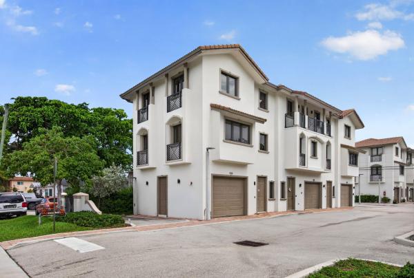 Oak Parc Villas, 444 NW 41st St, Oakland Park, Florida 33309, image 2