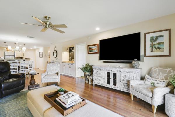 River's Landing, 711 Hummingbird Way #201, North Palm Beach, Florida 33408, image 2