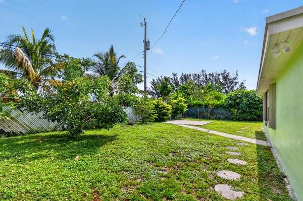 Lake Clarke Terrace, 1826 16th Ave N, Lake Worth Beach, Florida 33460, image 2