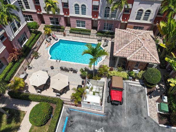 Villa Medici, 1033 NE 17th Way #605, Fort Lauderdale, Florida 33304, image 1