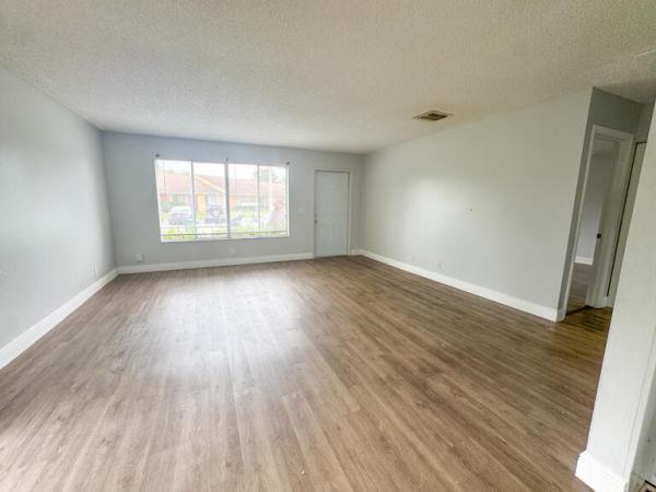 Forest Glen Townhouses, 4852 Orleans Ct #D, West Palm Beach, Florida 33415, image 2