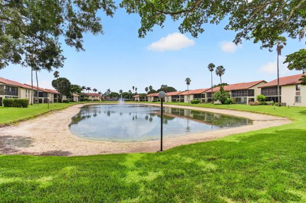 10247 N Circle Lake Dr #102, Boynton Beach, Florida 33437, image 3