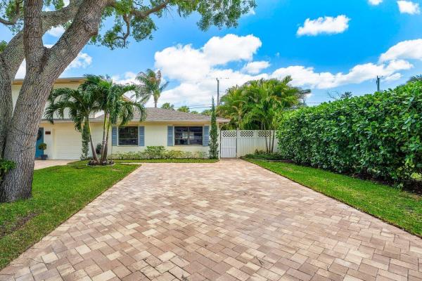 North Palm Beach No HOA, 2101 N Palm Cir, North Palm Beach, Florida 33408, image 2