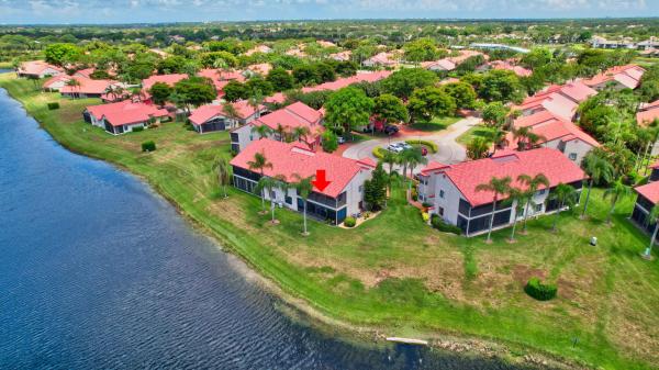 The Lexington Club Villas, 7657 Lexington Club Blvd #C, Delray Beach, Florida 33446, image 2