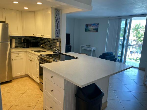 Cromwell West, 1731 SE 15th St #206, Fort Lauderdale, Florida 33316, image 2