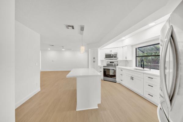 Pheasant Walk, 4854 Acorn Dr, Boca Raton, Florida 33487, image 2
