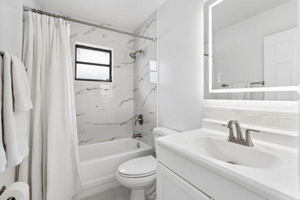 North Palm Beach No HOA, 2101 N Palm Cir, North Palm Beach, Florida 33408, image 3